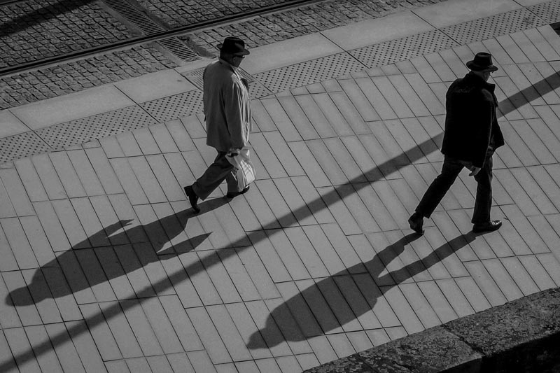 Deux hommes pressés